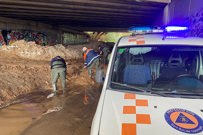 Els serveis de Protecció Civil, treballant sobre el terreny