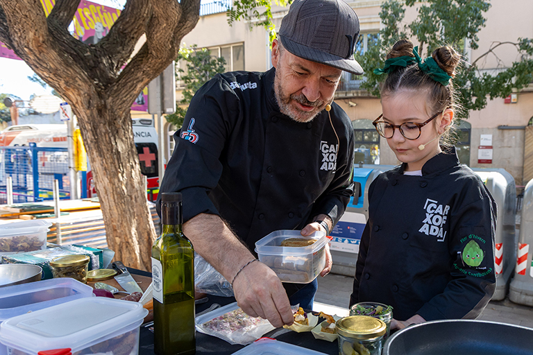 El xef Toni Romero i Valentina van oferir un 'showcooking'