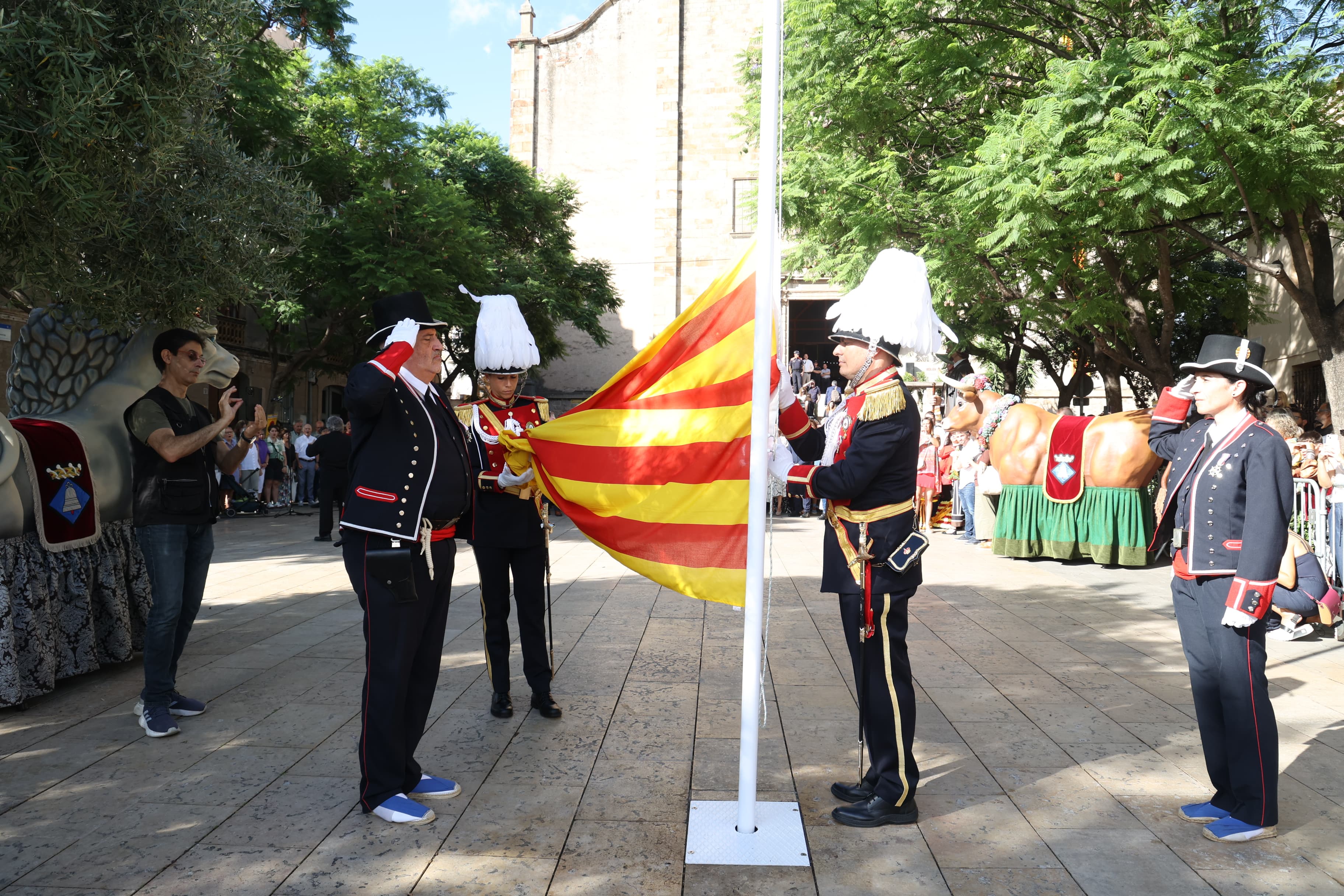 Hissada de la bandera catalana
