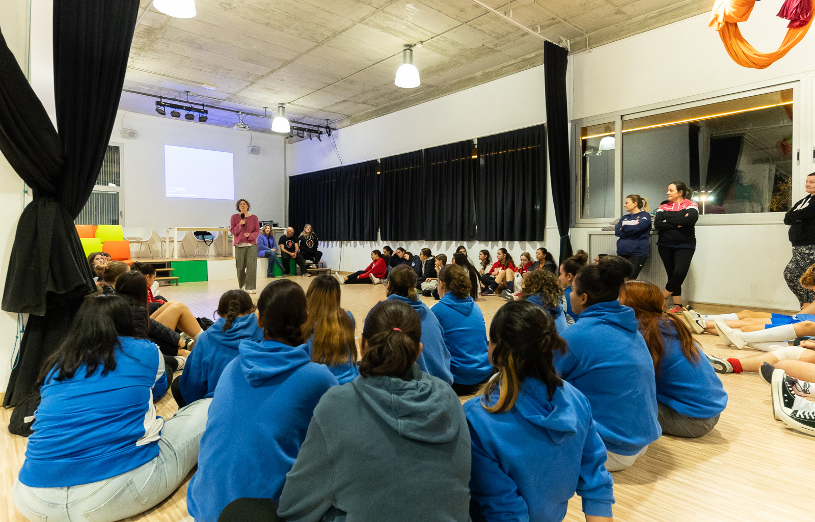 Autodefensa_peraDones