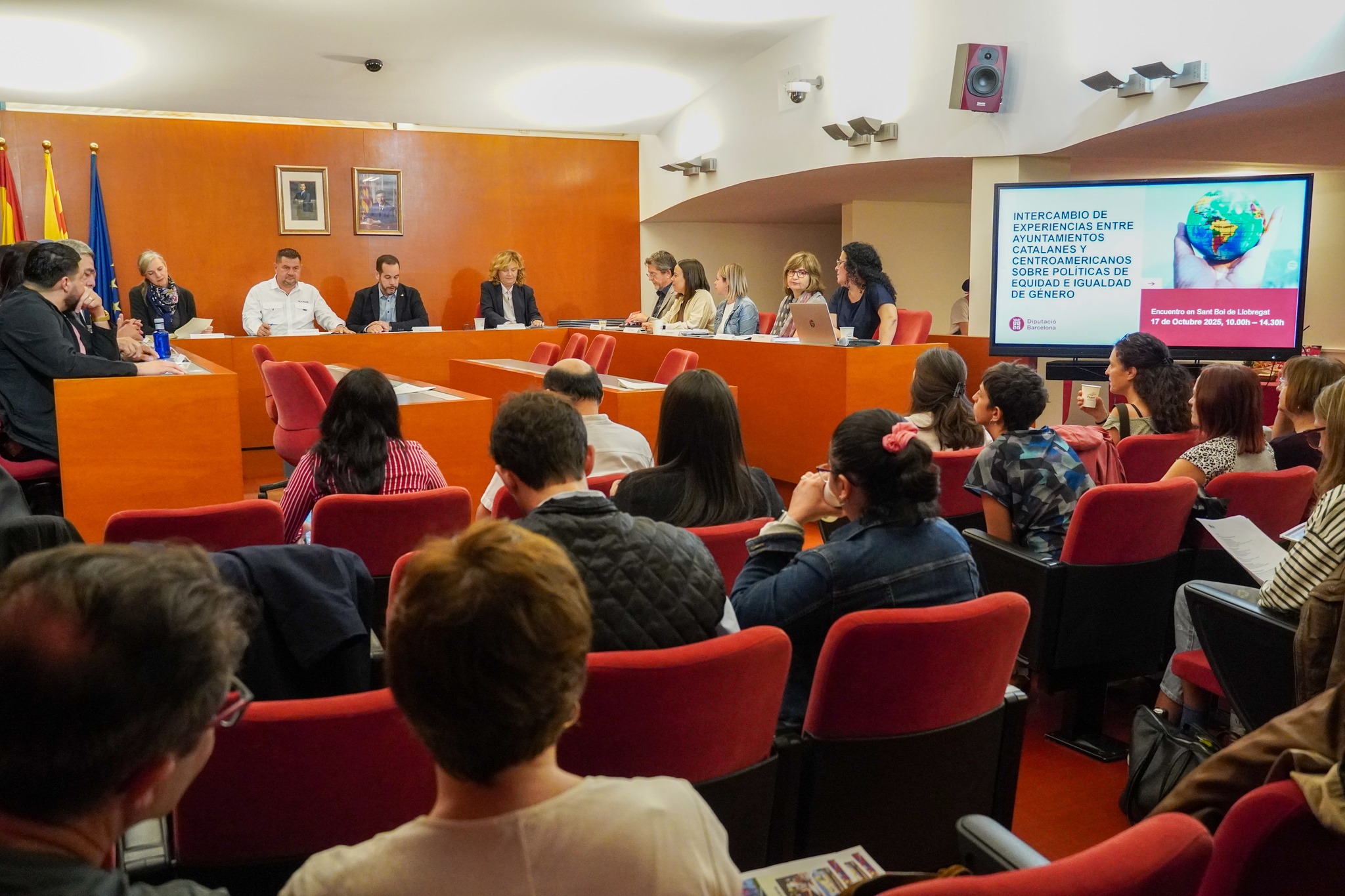 Espai d'intercanvi a la Sala de Plens