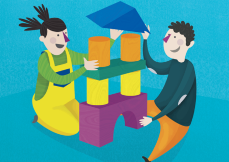 Infants jugant amb construccions