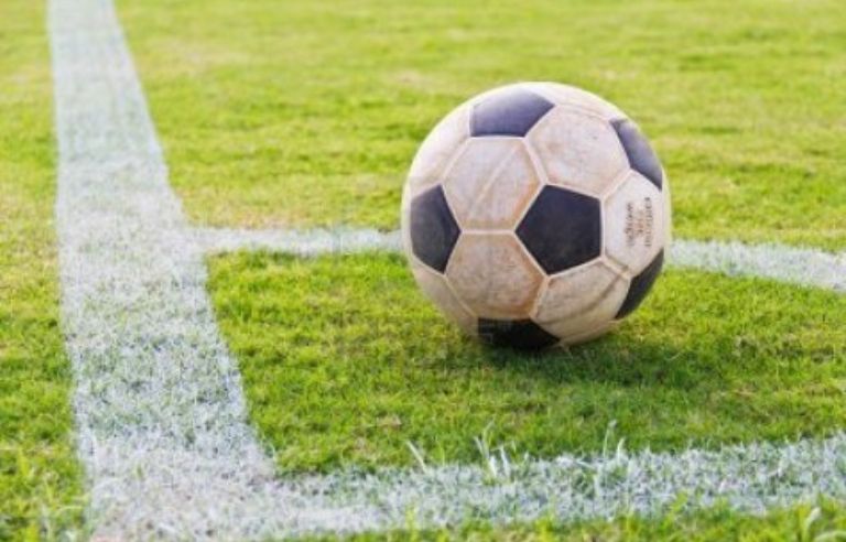 Tarda de futbol per a joves