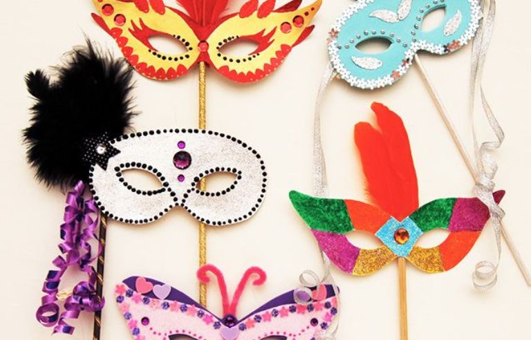 Taller de màscares per a joves