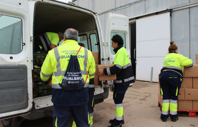 Igualssom fruita a l'oficina