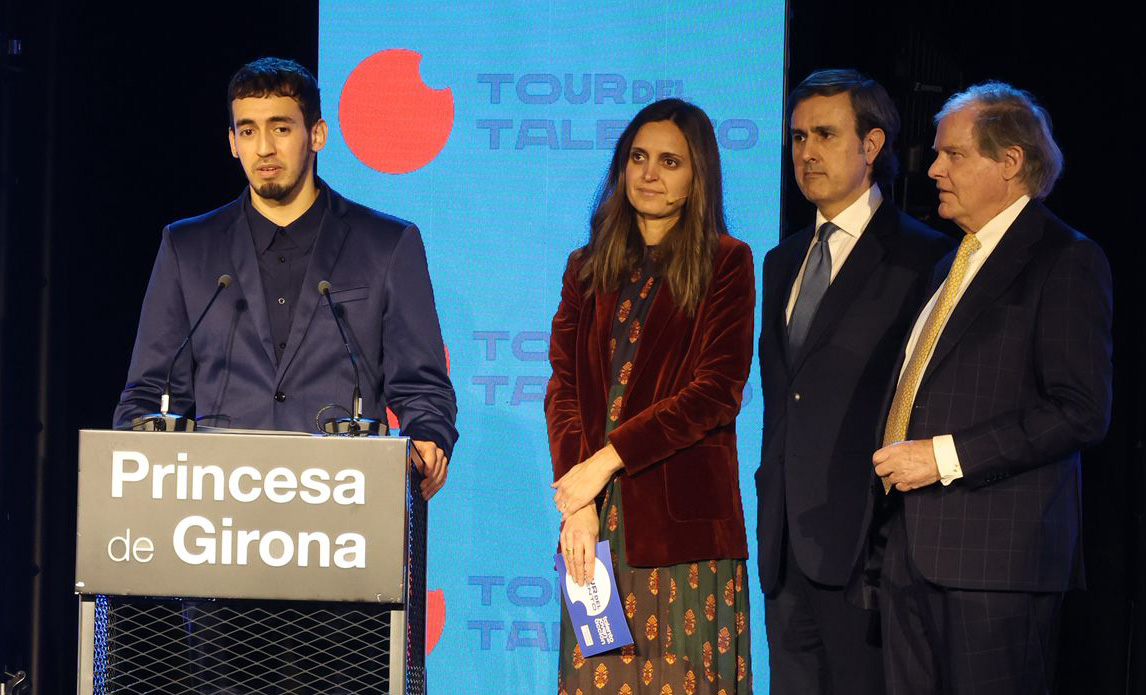 Hatim Azahri va ser el guanyador del premi social