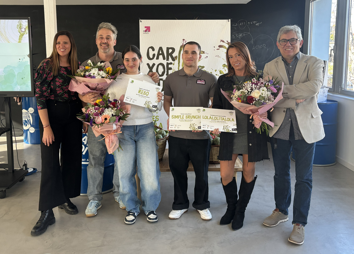 Foto de grup amb els establiments premiats