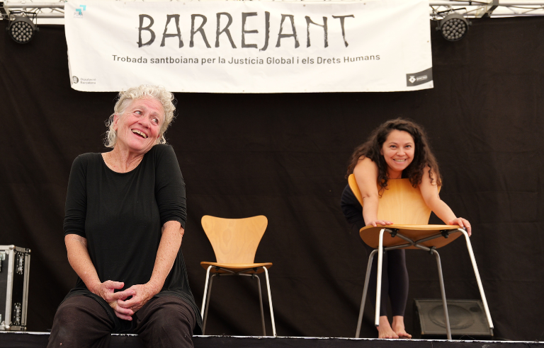 Teatre espontani i comunitari amb Grup de suport Con Vos