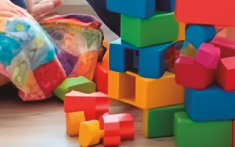 Joguines colorides i infants