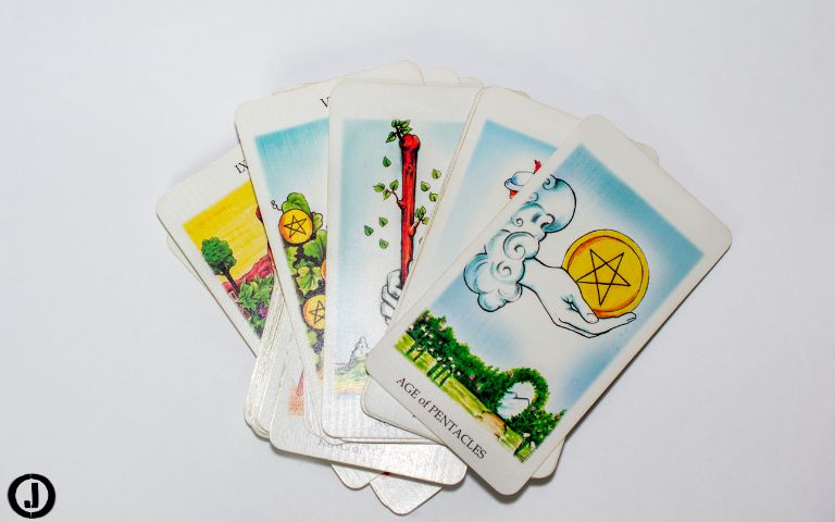 Iniciació al tarot per a joves