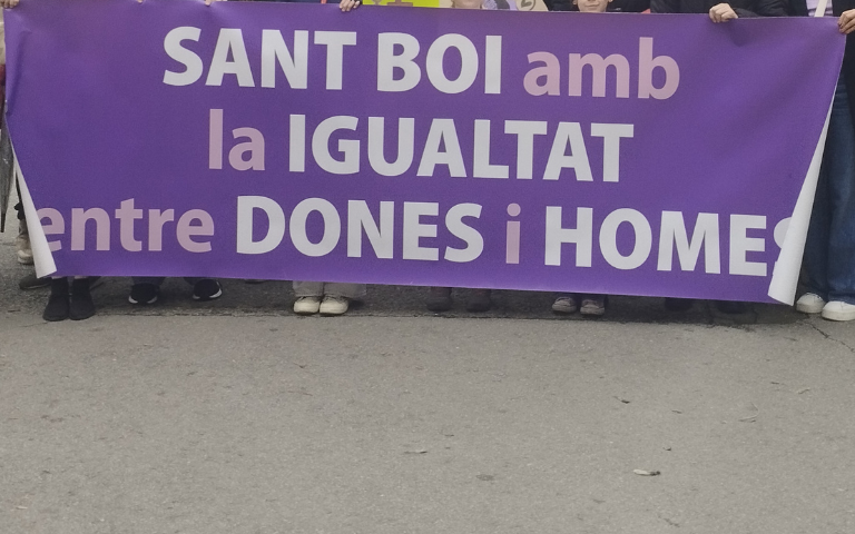 pancarta amb lema Sant Boi amb la igualtat