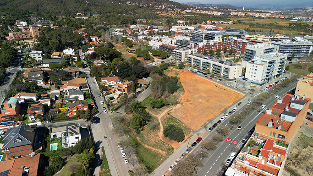 Vista aèria del terreny on hi haurà el nou parc