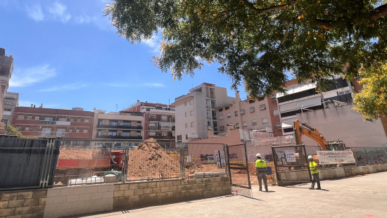 La maquinària ja ha iniciat els treballs per construir el nou CAP