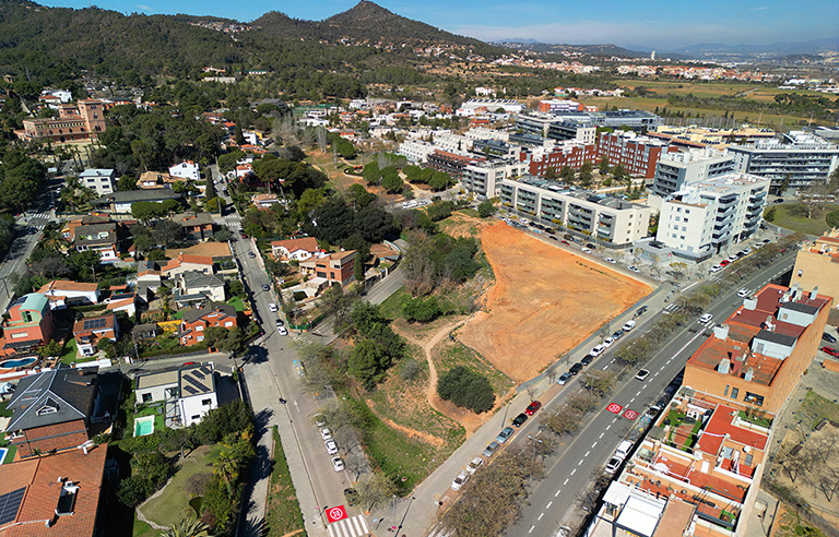 Vista aèria del terreny on hi haurà el nou parc