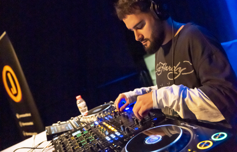 Primera sessió de The DJ's Factory